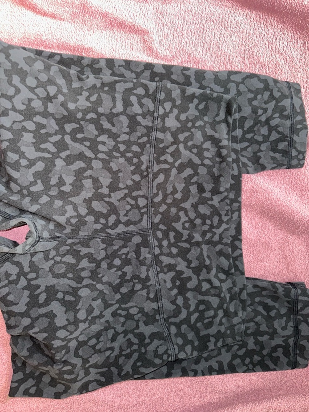 GUC 10 lululemon formation camo align 21” leggings